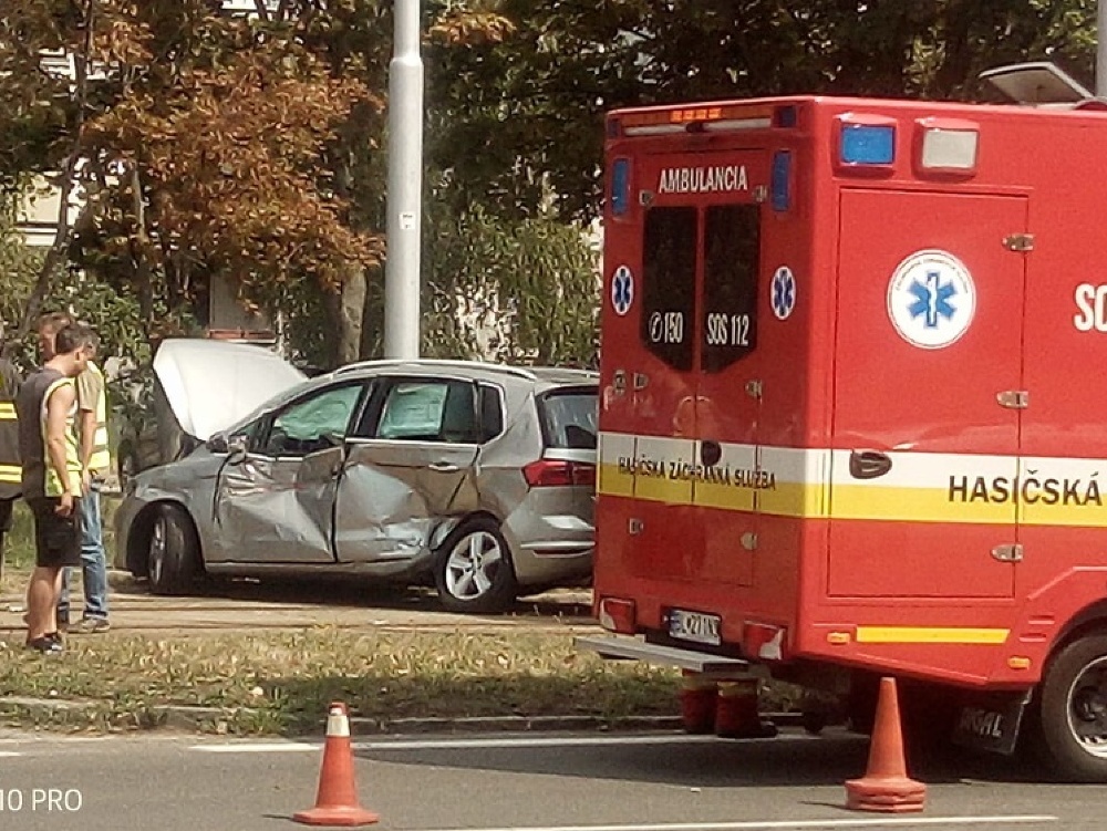 Vážna nehoda v Bratislave. 