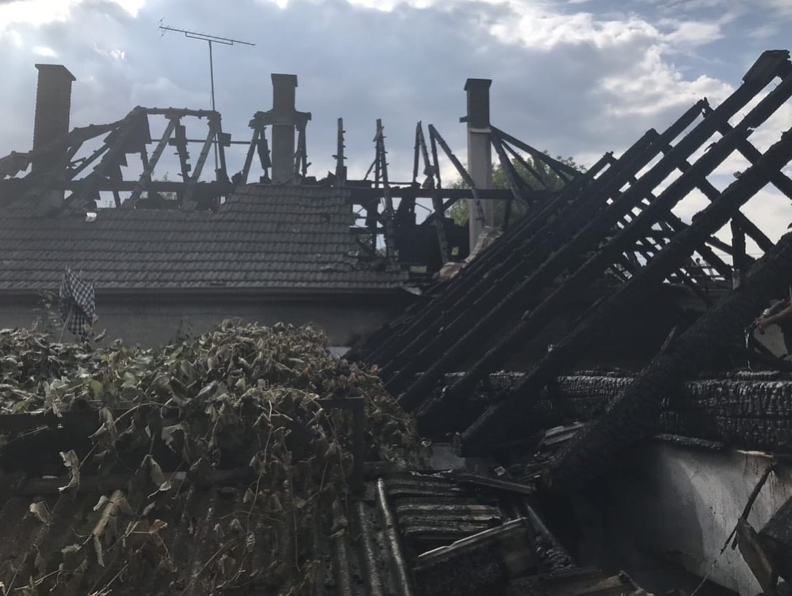 V Maduniciach horeli strechy dvoch domov