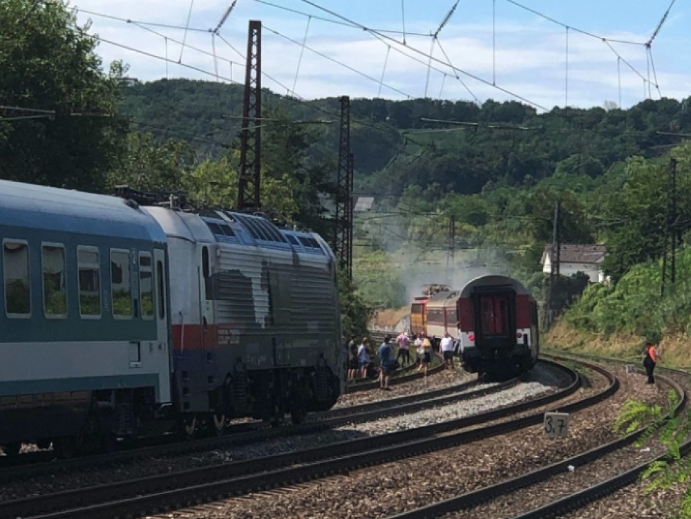 Vlak horel medzi stanicami Bratislava – Vinohorady a Hlavnou stanicou