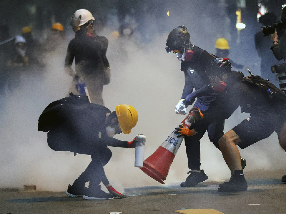 V Hongkongu sa už 10 týždňov konajú protivládne demonštrácie