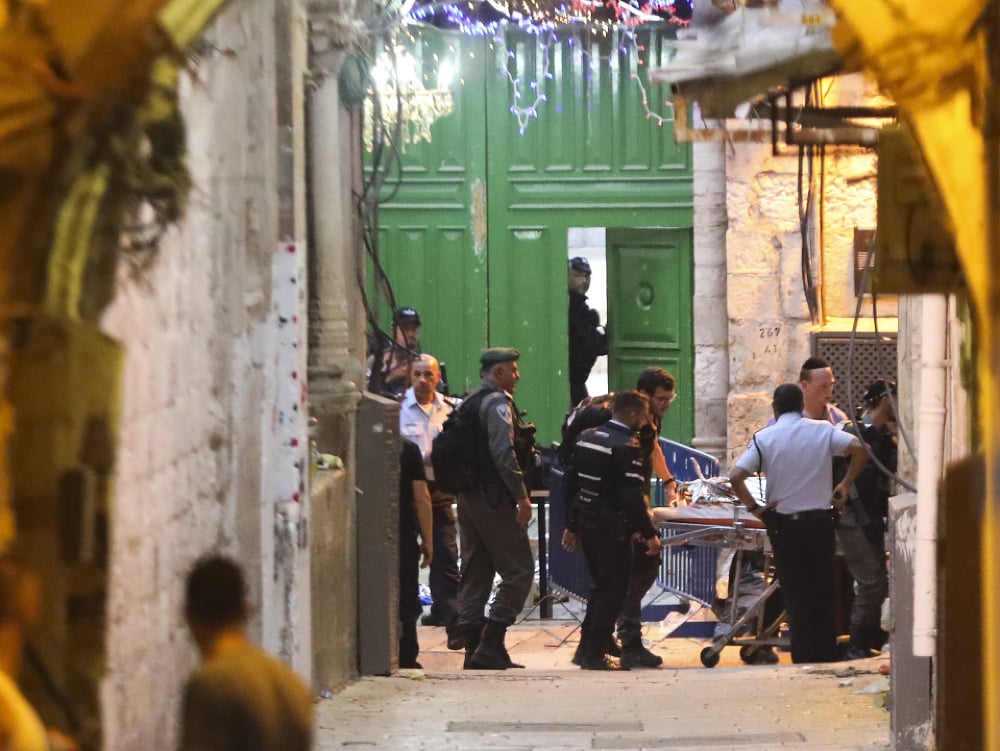 Dvaja Palestínčana zaútočili v Jeruzaleme nožmi na policajtov