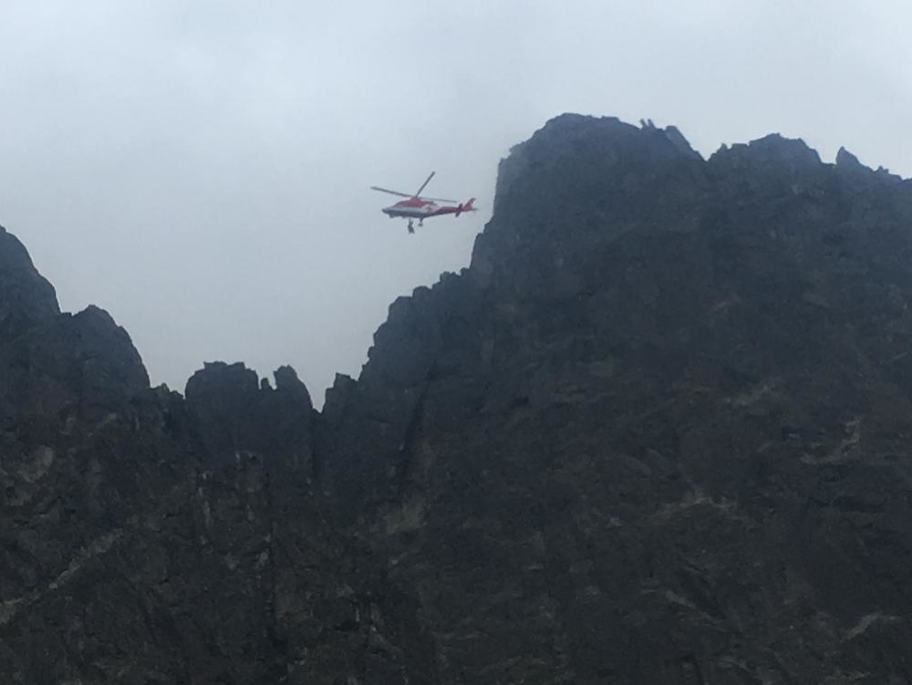 Horskí záchranári museli zasahovať na vrtuľníku