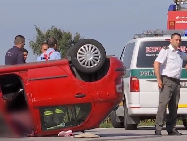 Tragická dopravná nehoda pri Komárne.