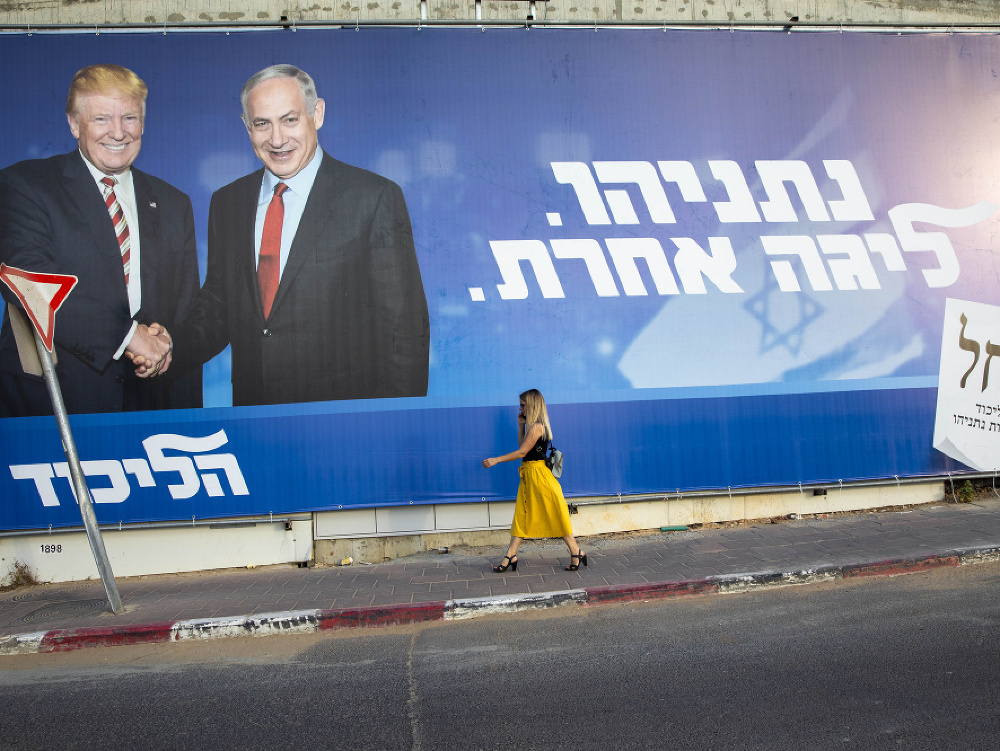 Benjamin Netanjahu a Donald Trump na predvolebnom bilborde v Izraeli
