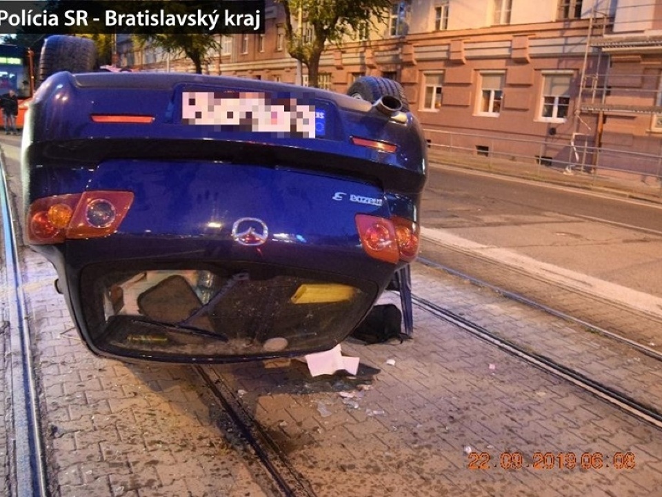 Opitý Ukrajinec spôsobil na bratislavskom Trnavskom mýte nehodu