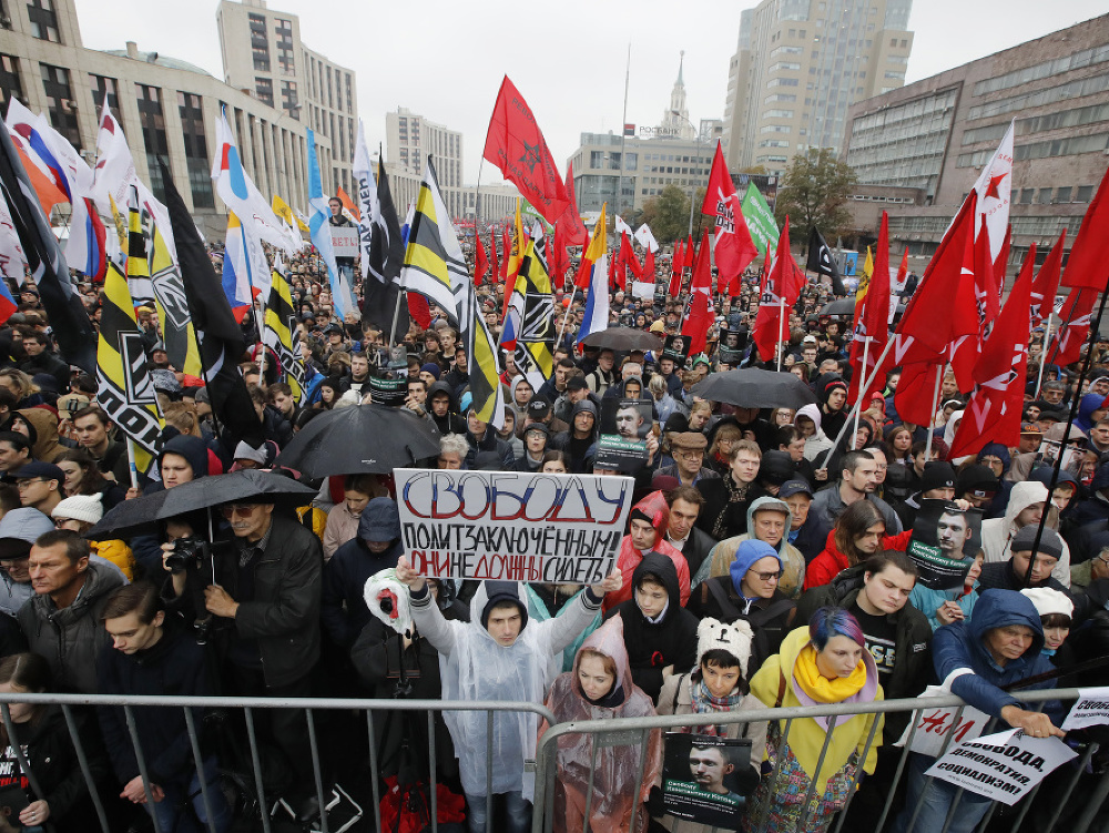 Na proteste v centre Moskvy sa zhromaždilo približne 20.000 ľudí