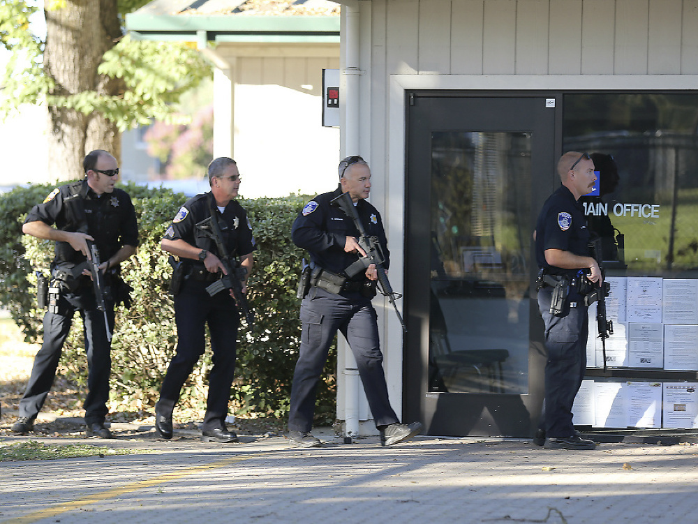 Pri streľbe na strednej škole v kalifornskom meste Santa Rosa utrpela zranenie jedna osoba.