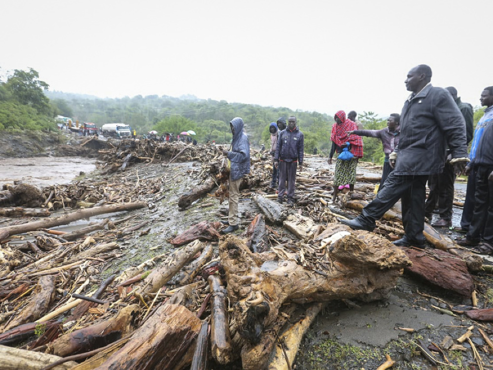 Záplavy a zosuvy pôdy v Keni si vyžiadali desiatky obetí. 