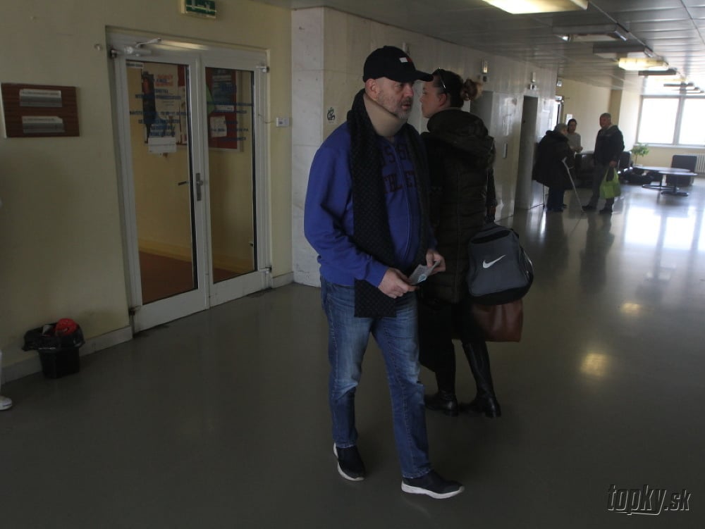 Pavol Rusko dorazil do ružinovskej kliniky, kde má byť hospitalizovaný.