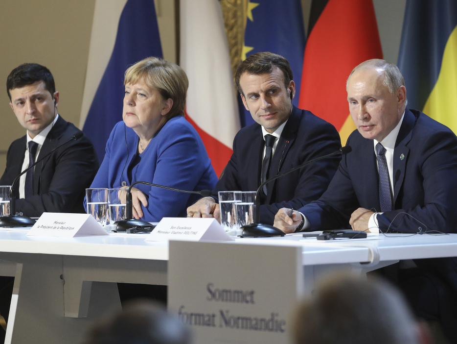 Zľava Volodymyr Zelenskyj, Angela Merkelová, Emmanuel Macron a Vladimir Putin