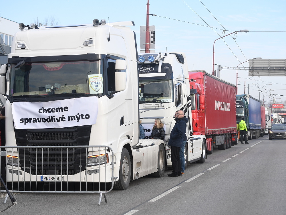 Štrajk autodopravcov v Bratislave