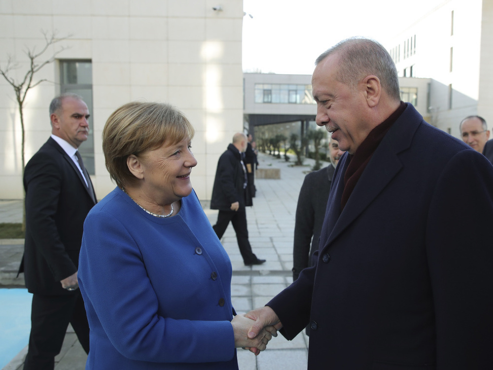 Recep Tayyip Erdogan na stretnutí s nemeckou kancelárkou Angelou Merkelovou.