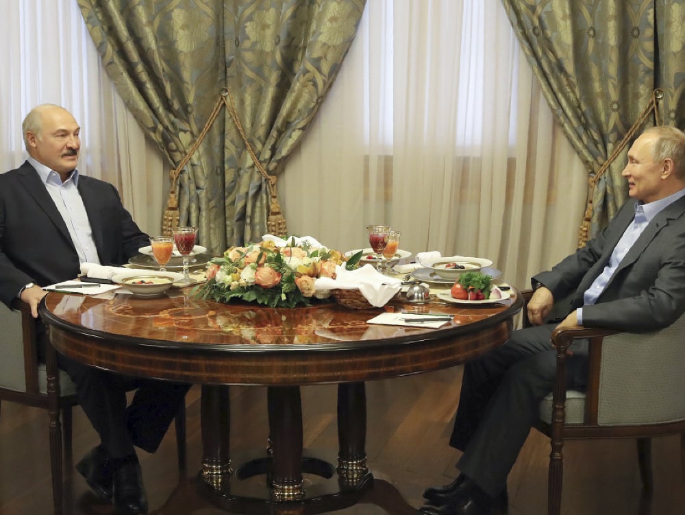 Vladimir Putin sa stretol s Aleksandrom Lukašenkom v Soči.