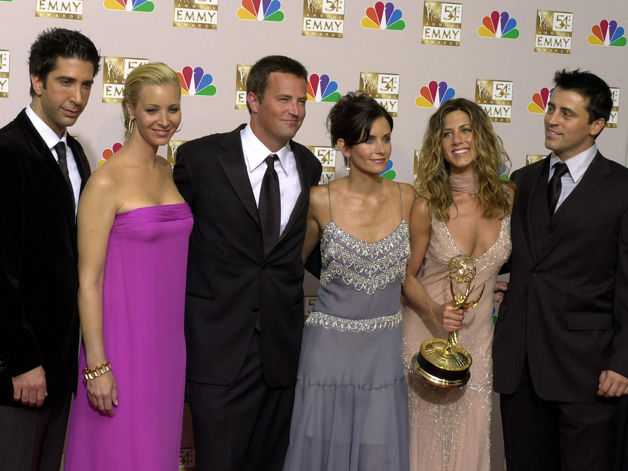 Zľava David Schwimmer, Lisa Kudrow, Matthew Perry, Courteney Cox Arquette, Jennifer Aniston a Matt LeBlanc