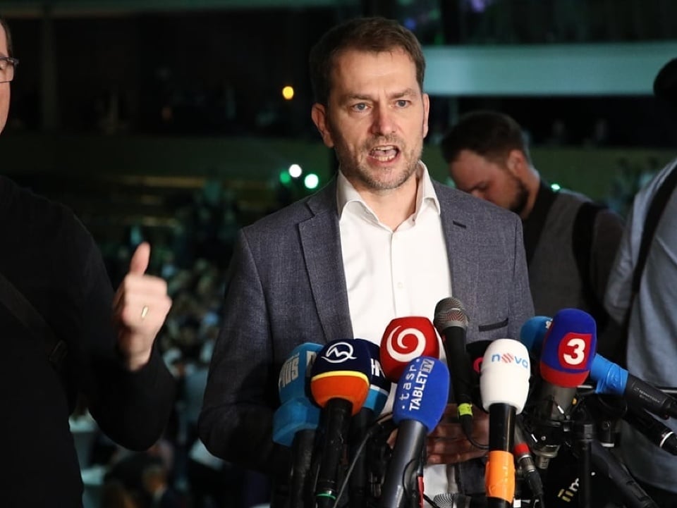Líder hnutia OĽaNo Igor Matovič počas tlačovej konferencie po zverejnení väčšiny spočítaných hlasov v rámci volebnej noci v centrále strany OĽaNO