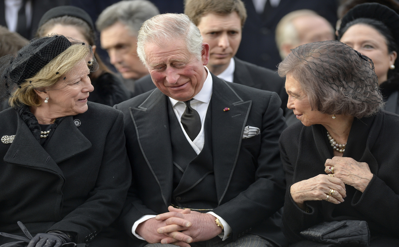 Zľava grécka kráľovná Anna Mária, španielska kráľovná Sofia a britský princ Charles