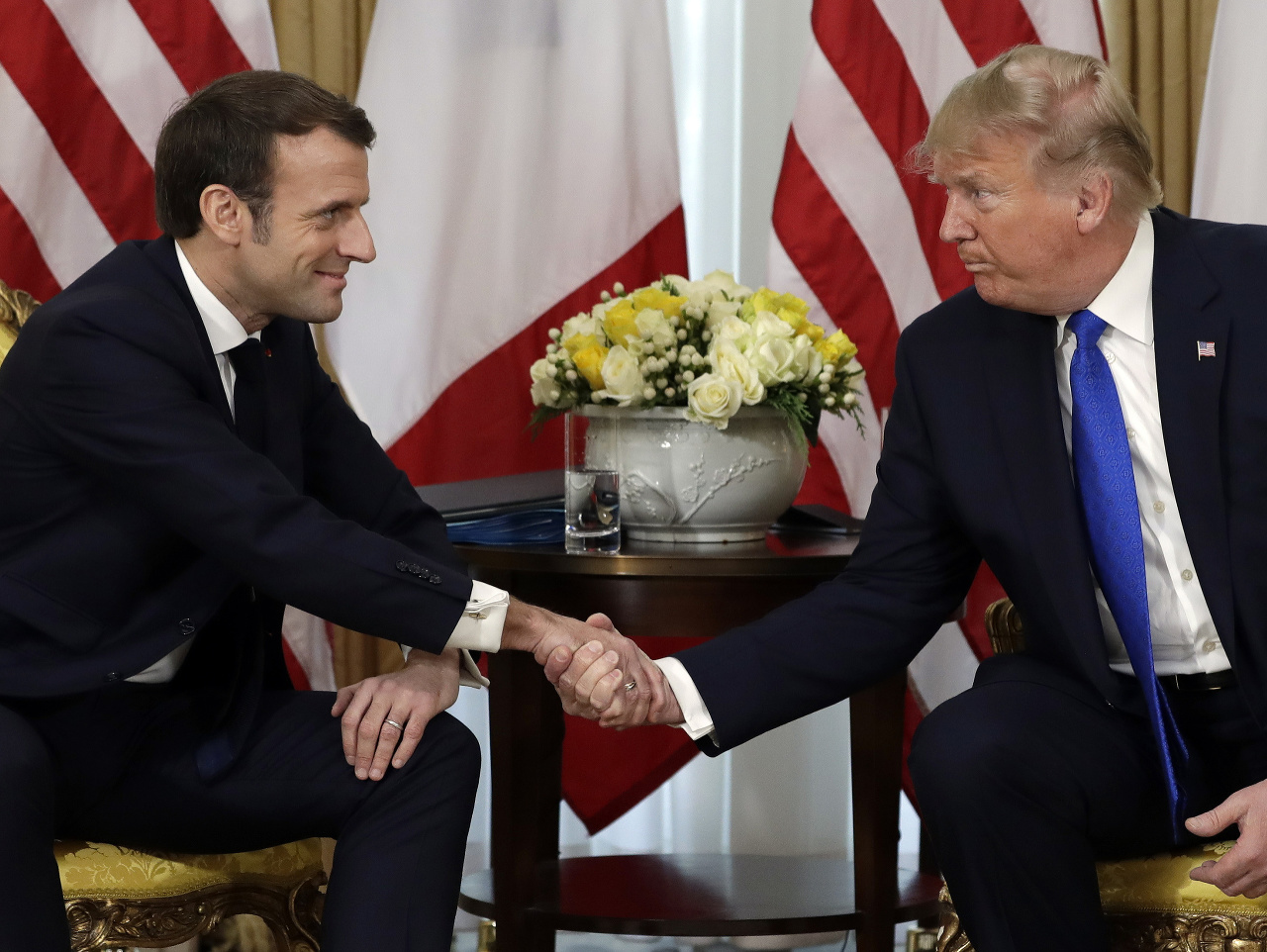 Emmanuel Macron a Donald Trump na summite NATO.