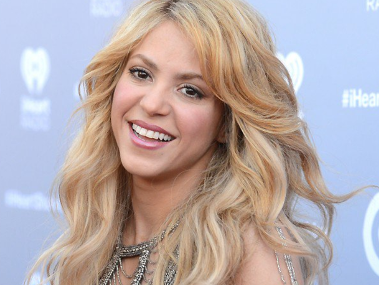 Shakira dokonalý stajling nepotrebuje.