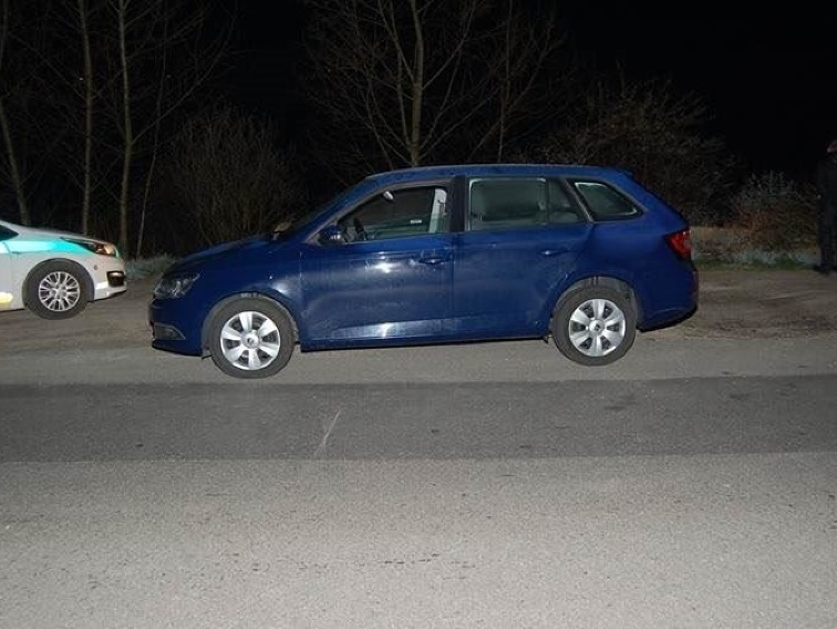 Na hraniciach s Českom sa pokúsil policajtom uniknúť vodič na ukradnutom aute
