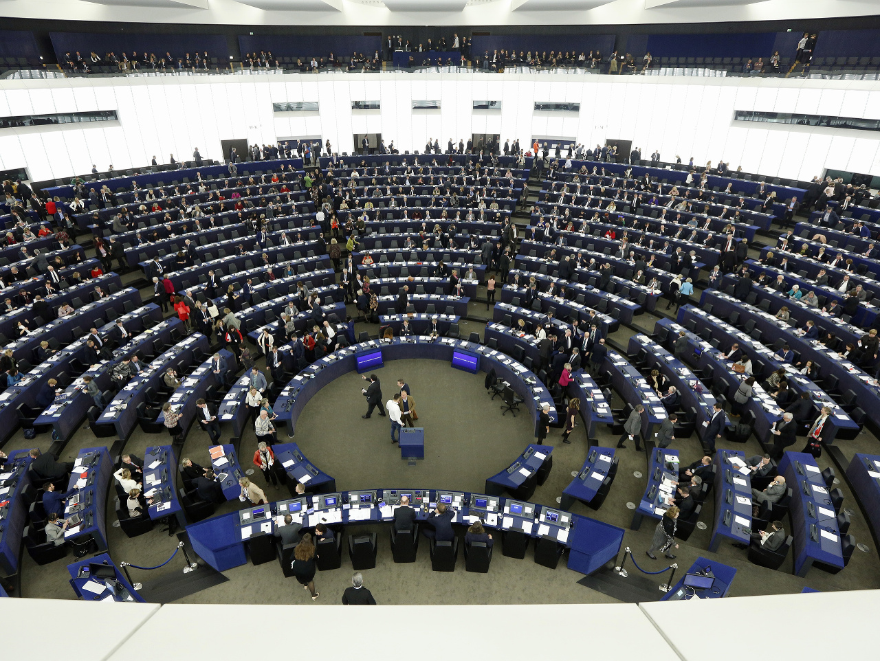 Poslanci Európskeho parlamentu diskutovali o núdzových opatreniach prijatých v Maďarsku v súvislosti s pandémiou
