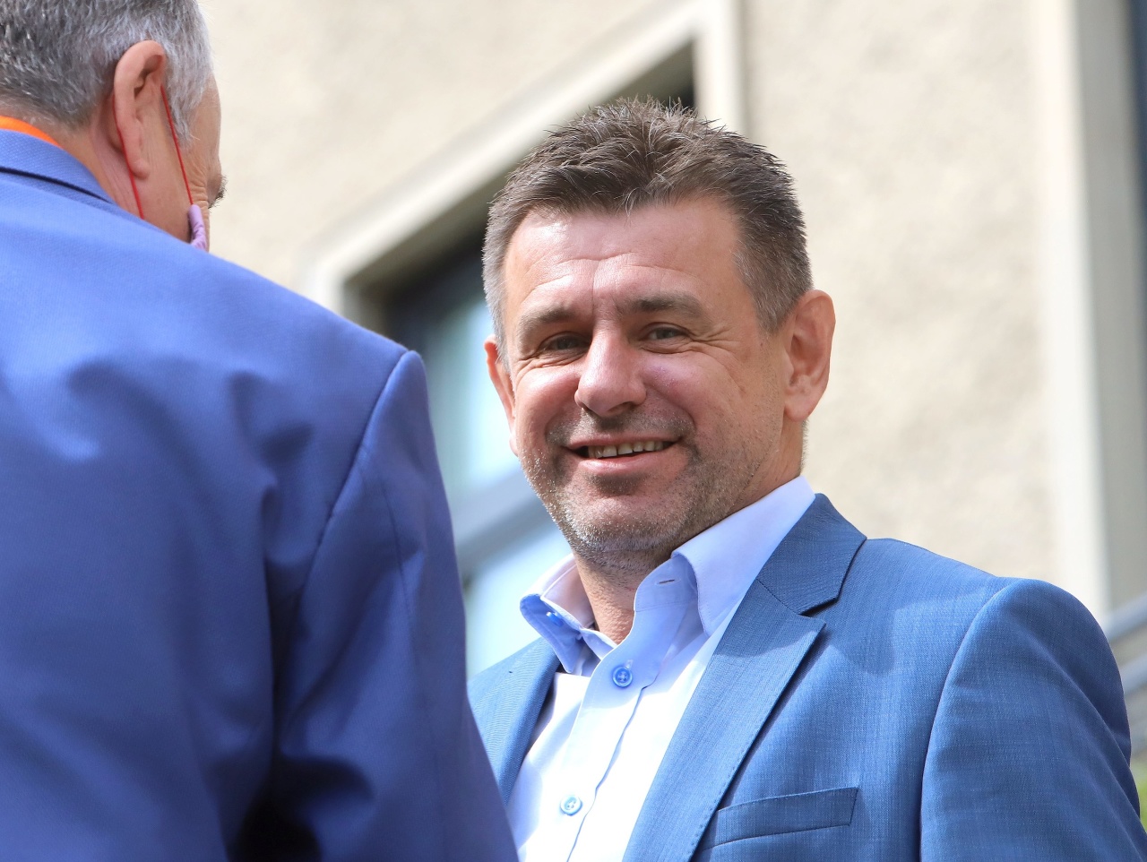 Novým predsedom strany je László Sólymos