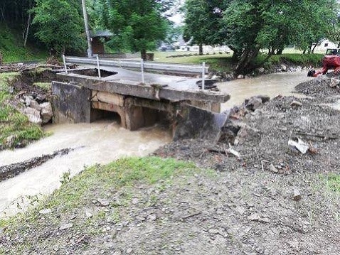 Hasiči odstraňujú následky povodní na východnom Slovensku