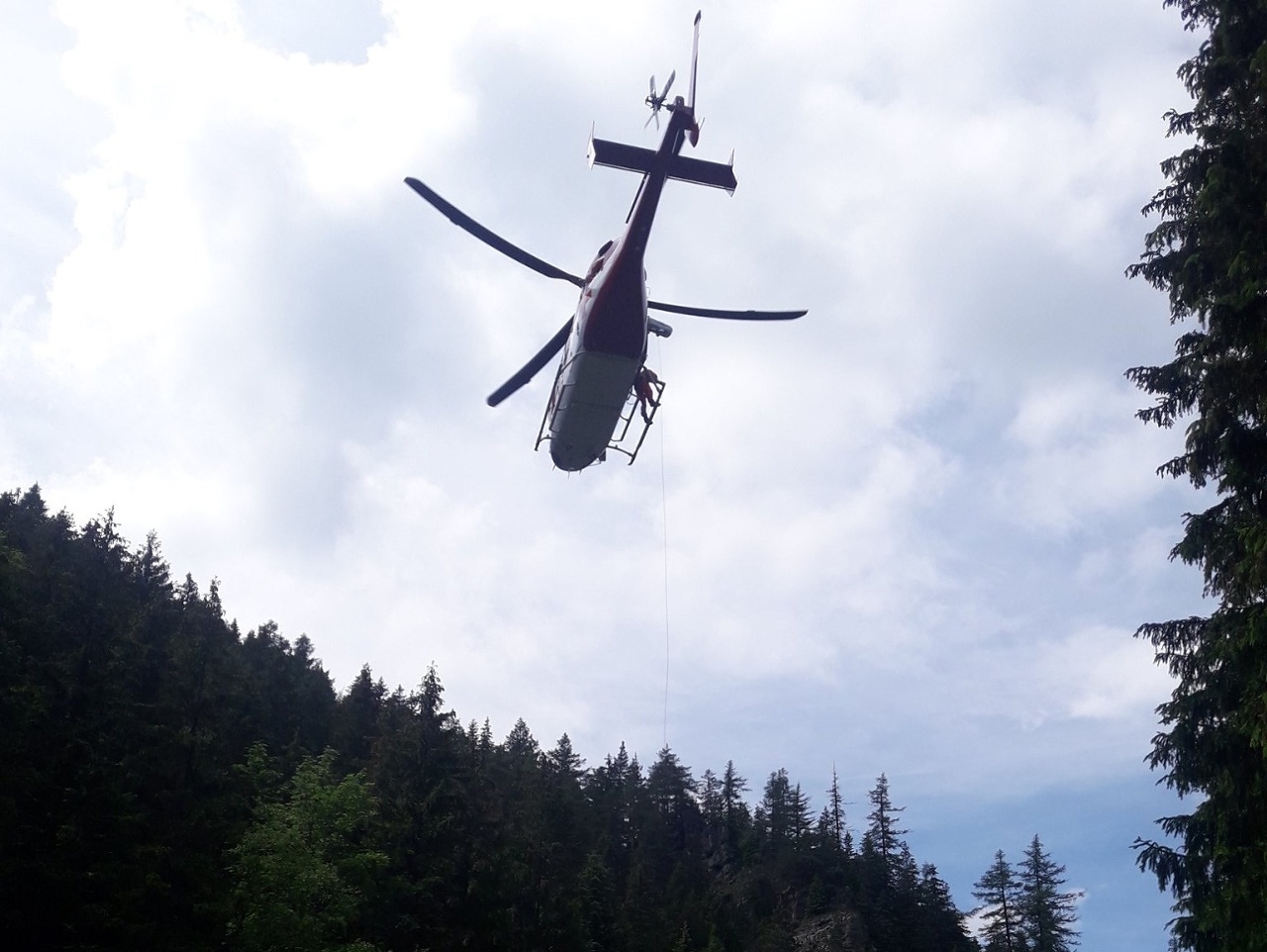 Horskí záchranári pomáhali 42-ročnej slovenskej turistke