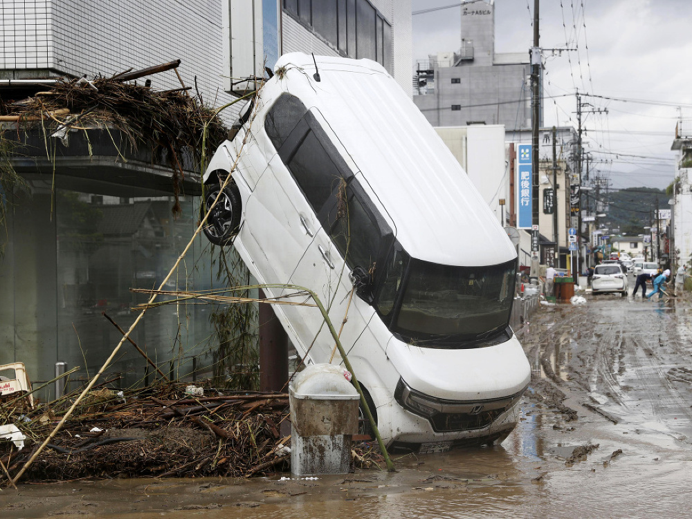 V Japonsku pokračujú záchranné operácie po silných prívalových dažďoch
