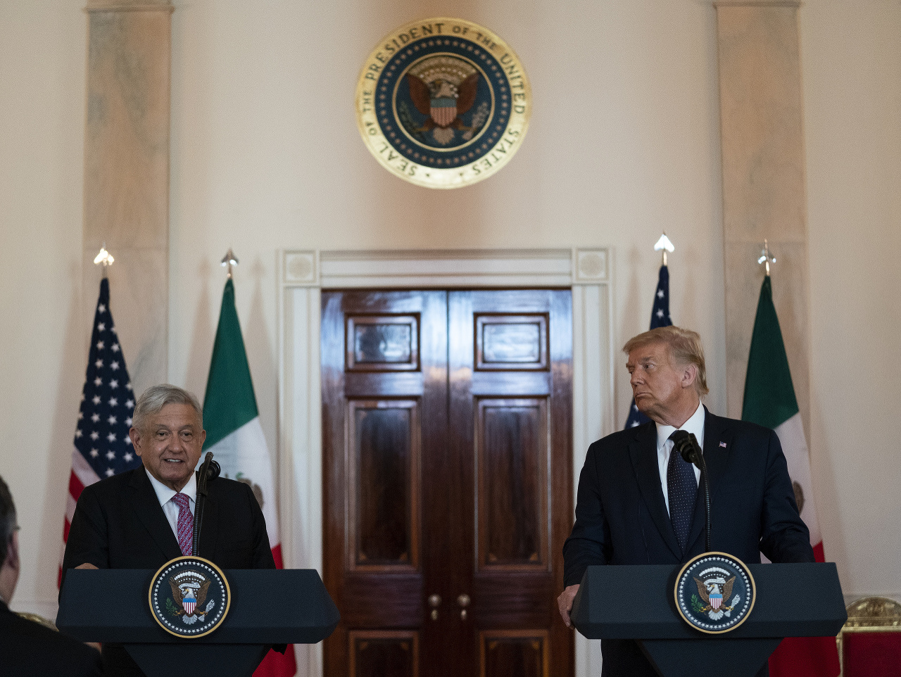 Americký prezident Donald Trump sa v Bielom dome stretol s mexickým prezidentom Andrésom Manuelom Lópezom Obradorom.