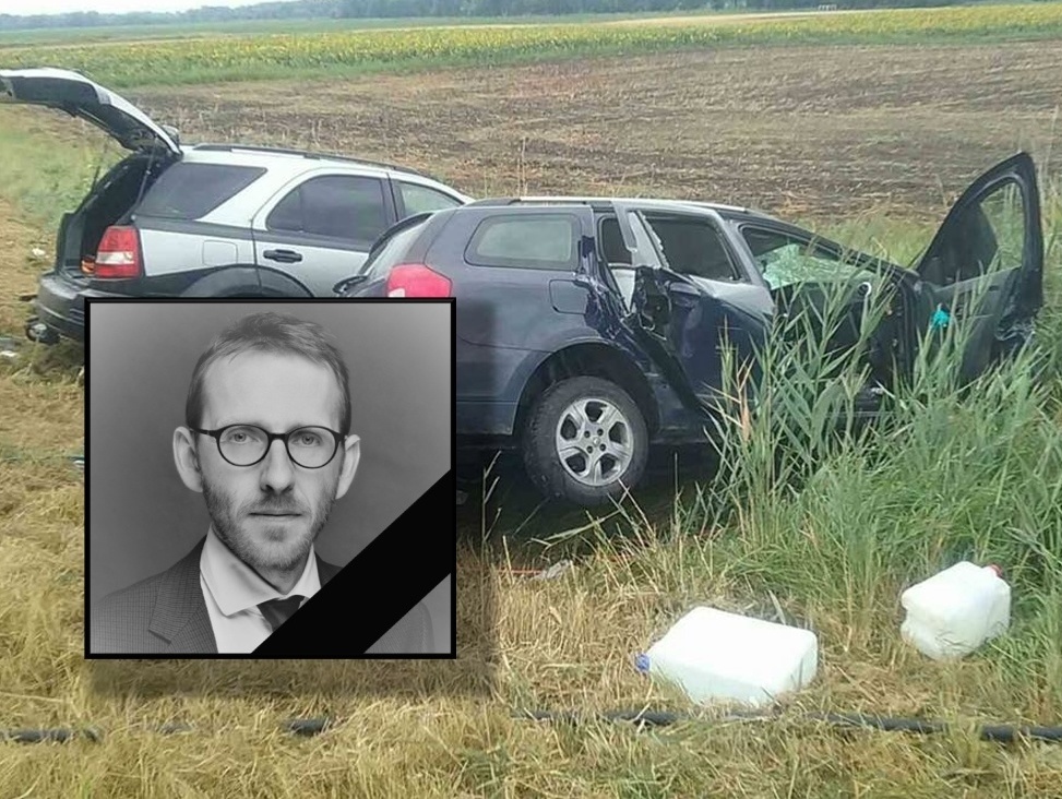 Pri tragickej nehode pri Komárne zahynul koncom júla štátny tajomník Vladimír Dolinay.