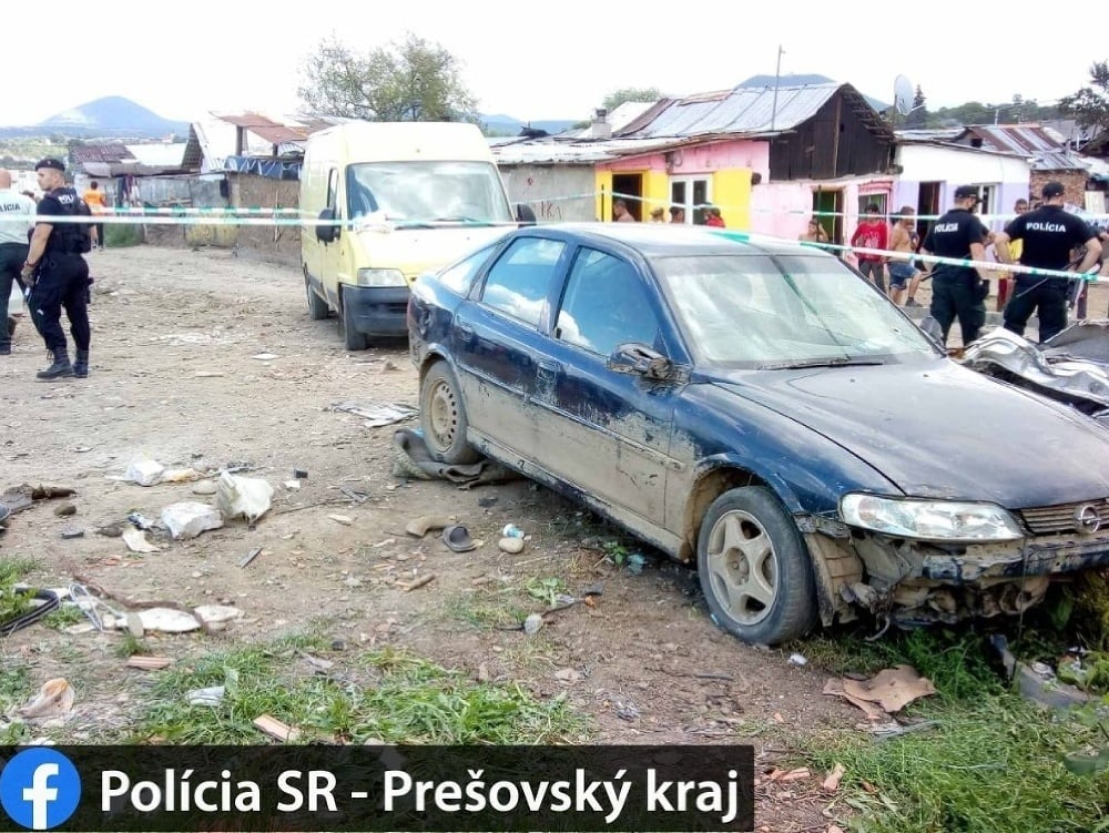 V obci Ostrovany opitý mladý vodič na osobnom motorovom vozidle zrazil 2 maloleté deti. 