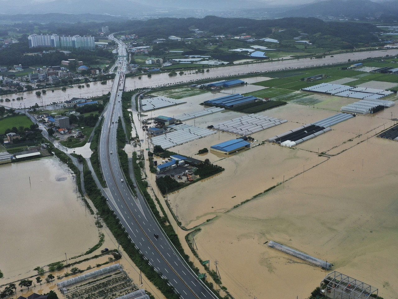 Južnú Kóreu zasiahli silné prívalové dažde