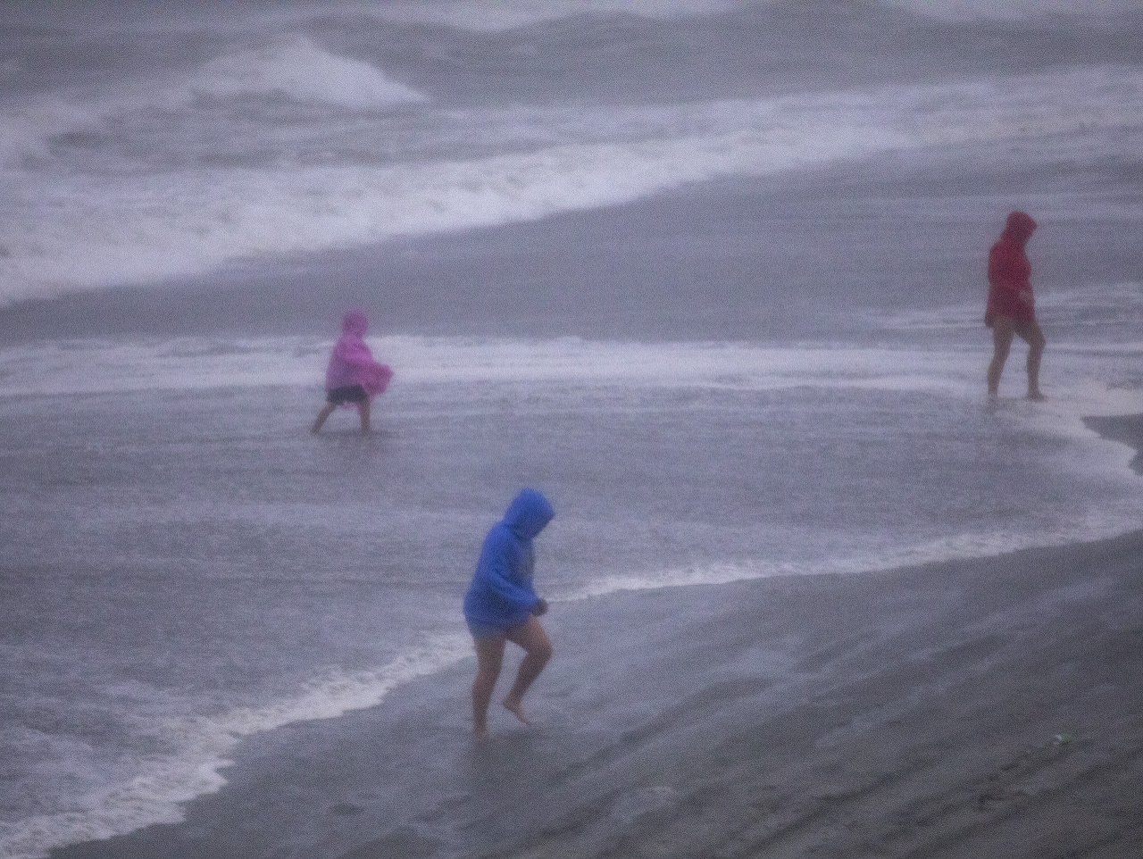 Hurikán Isaias zasiahol pobrežie Severnej Karolíny
