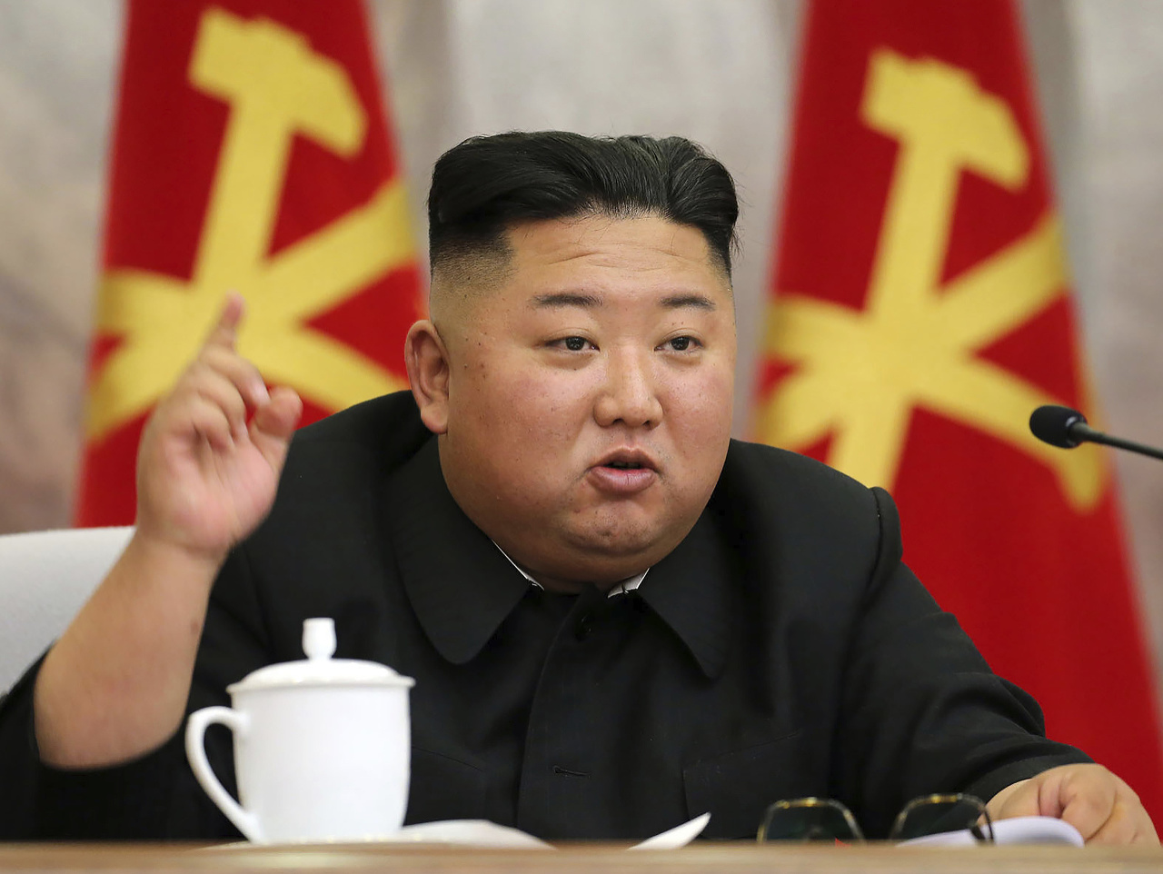 Na vodcu KĽDR Kim Čong-una mal byť spáchaný atentát.