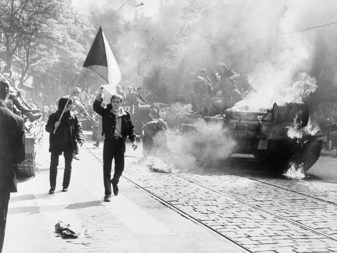 Pripomíname si neslávne výročie vpádu vojsk Varšavskej zmluvy do bývalého Československa.