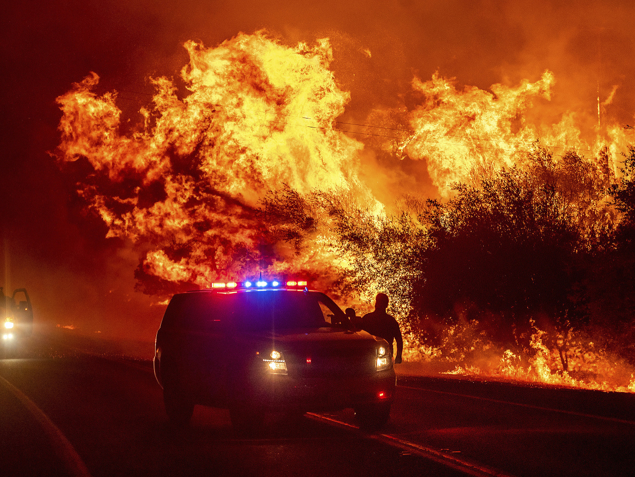 Požiare sužujú americké štáty Kalifornia, Oregon a Washington
