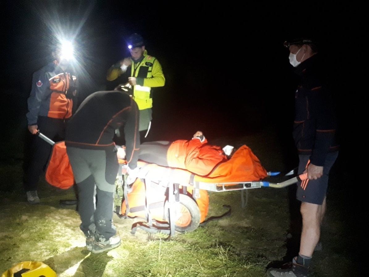 Horskí záchranári pomáhali zranenej turistke v sedle Medzirozsutce