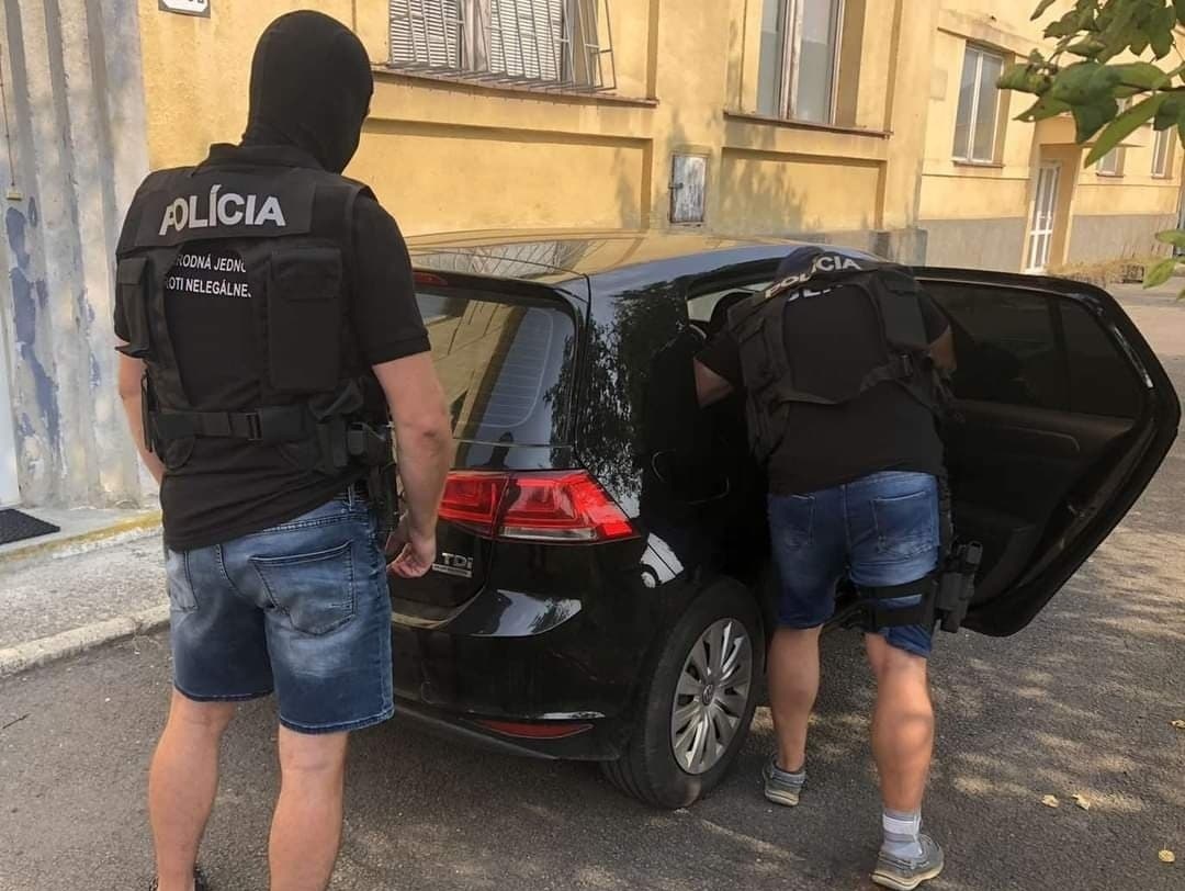 Dvaja Slováci čelia obvineniu pre zločin obchodovania s ľuďmi