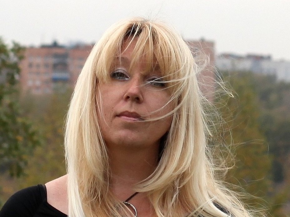 Ruská novinárka sa upálila deň po tom, ako polícia prehľadala jej byt.