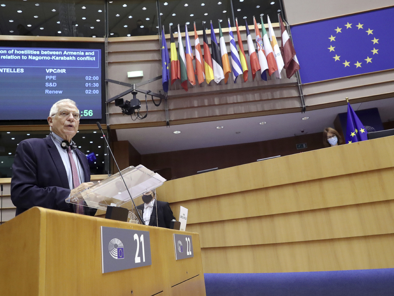 Šéf diplomacie EÚ Josep Borrell  počas plenárnej schôdze Európskeho parlamentu v Bruseli.