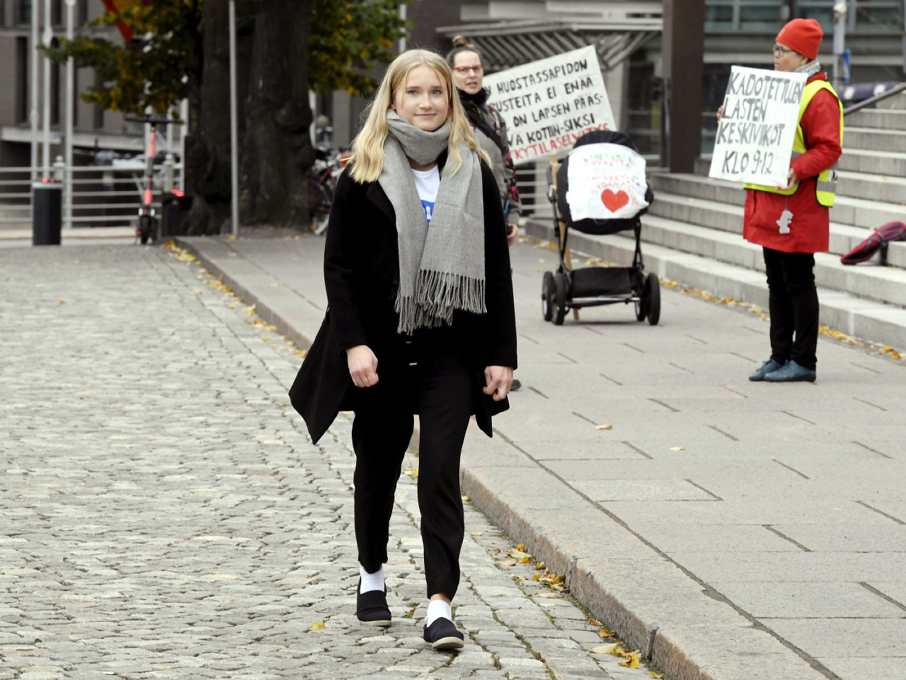 Post fínskej premiérky na jeden deň formálne zaujala 16-ročná tínedžerka