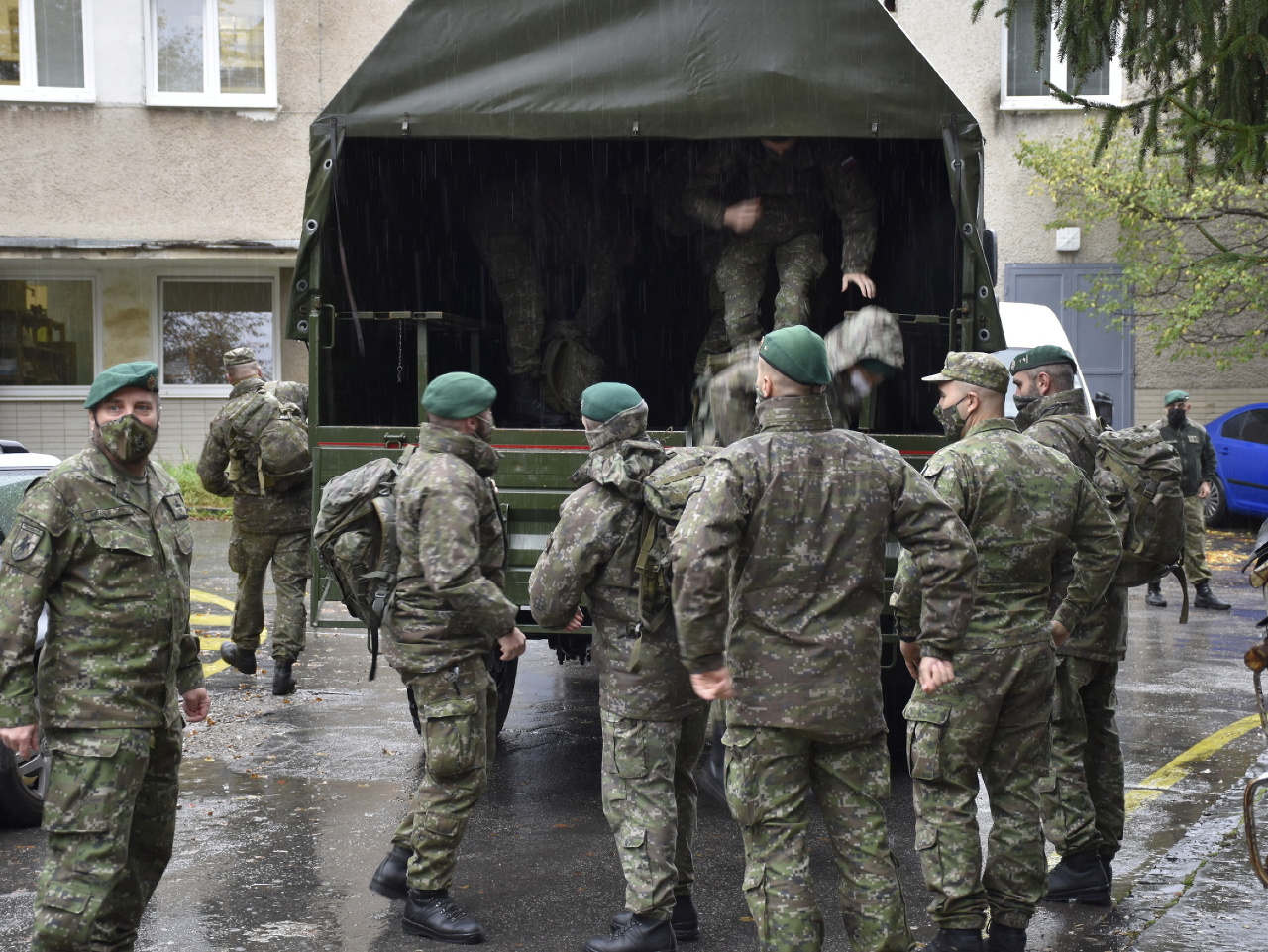 Ozbrojené sily Slovenskej republiky pomáhajú pri zvládaní pandémie koronavírusu.
