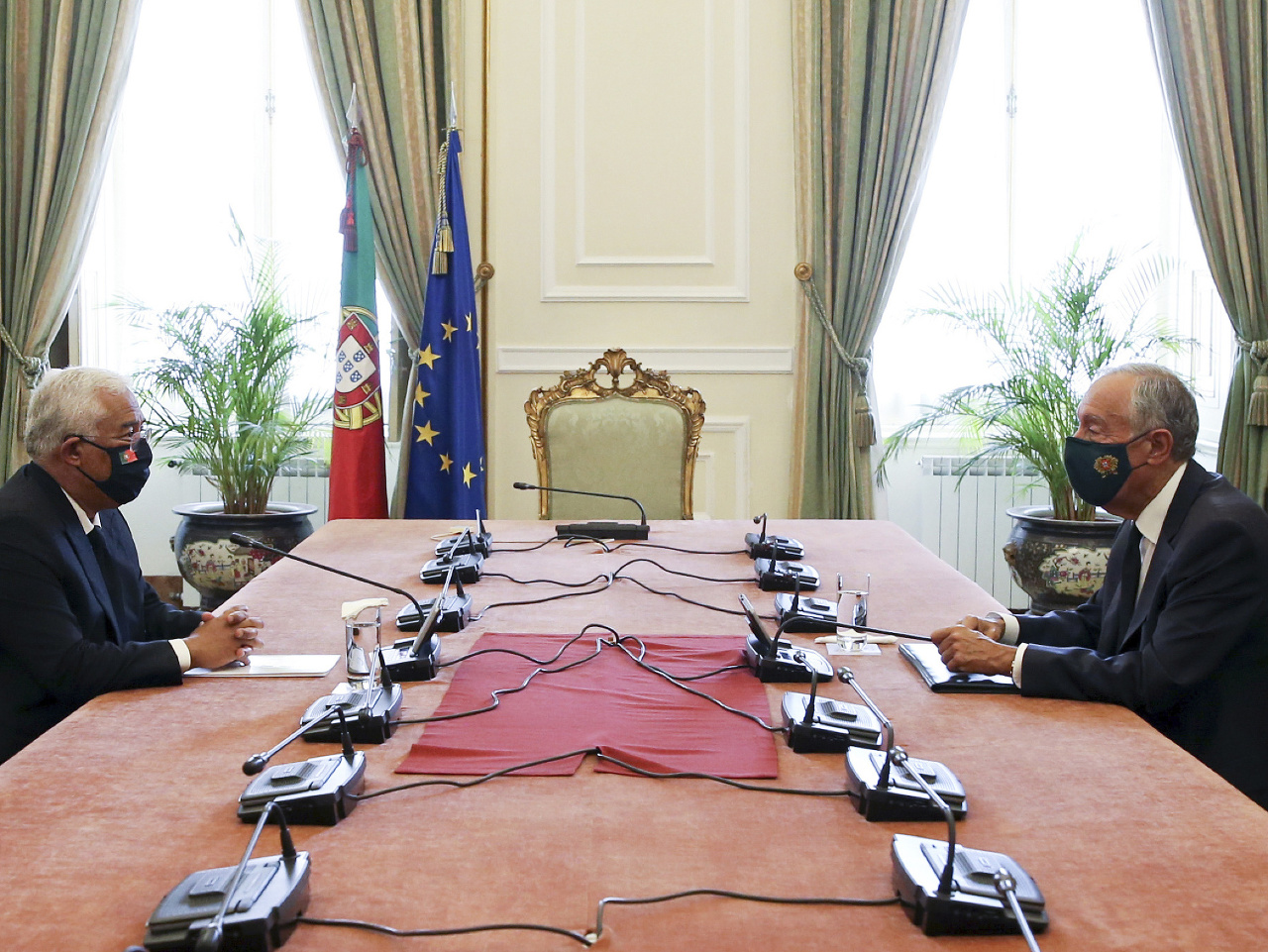 Portugalská vláda požiadala prezidenta o vyhlásenie núdzového stavu