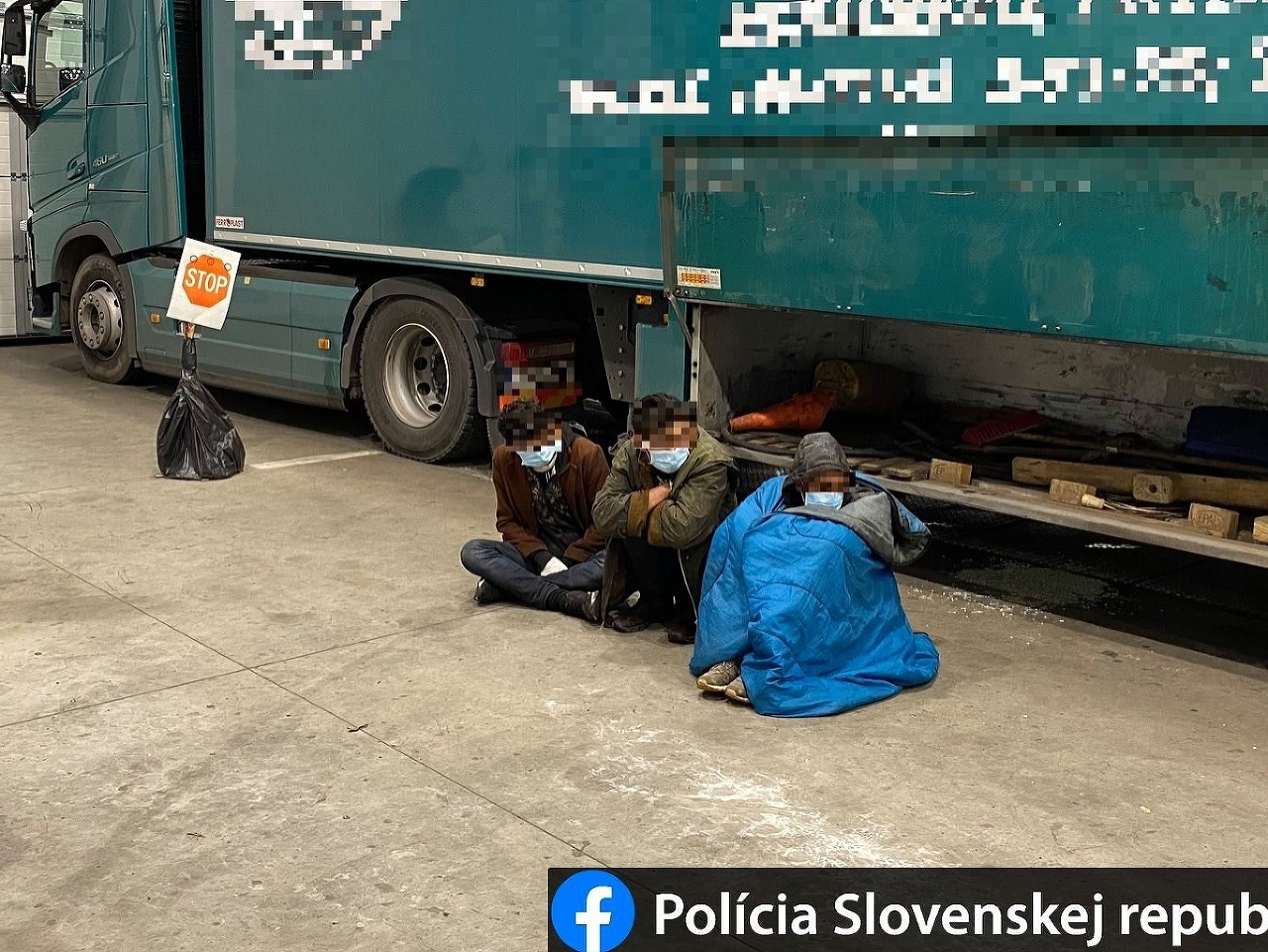  Vo Vyšnom Nemeckom odhalila polícia pod kamiónmi piatich migrantov