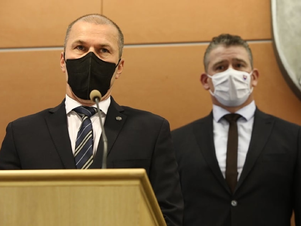 Minister vnútra Roman Mikulec a dočasný prezident Policajného zboru Peter Kovařík