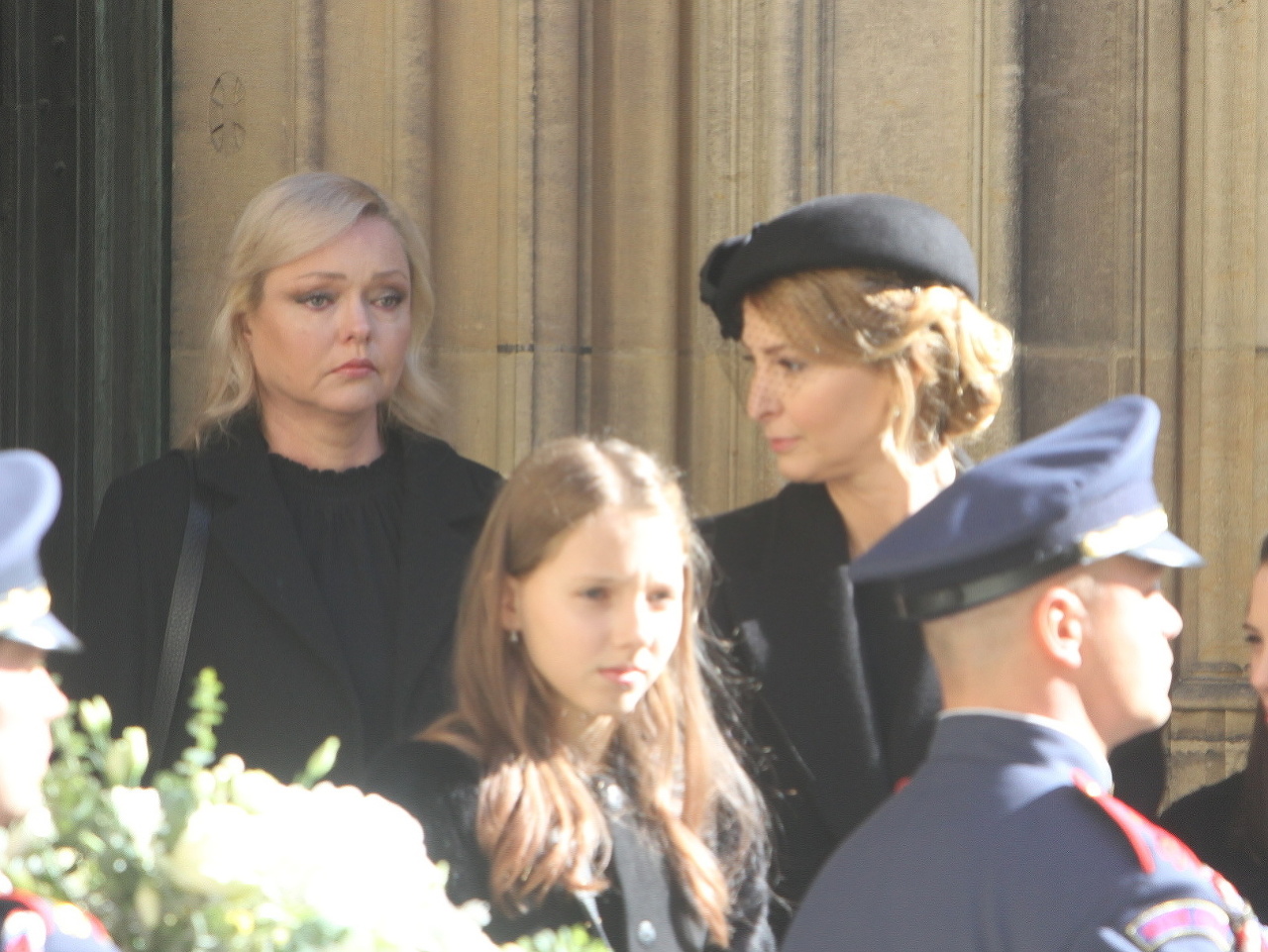 Dominika Gottová a Ivana Gottová na pohrebe Karla Gotta