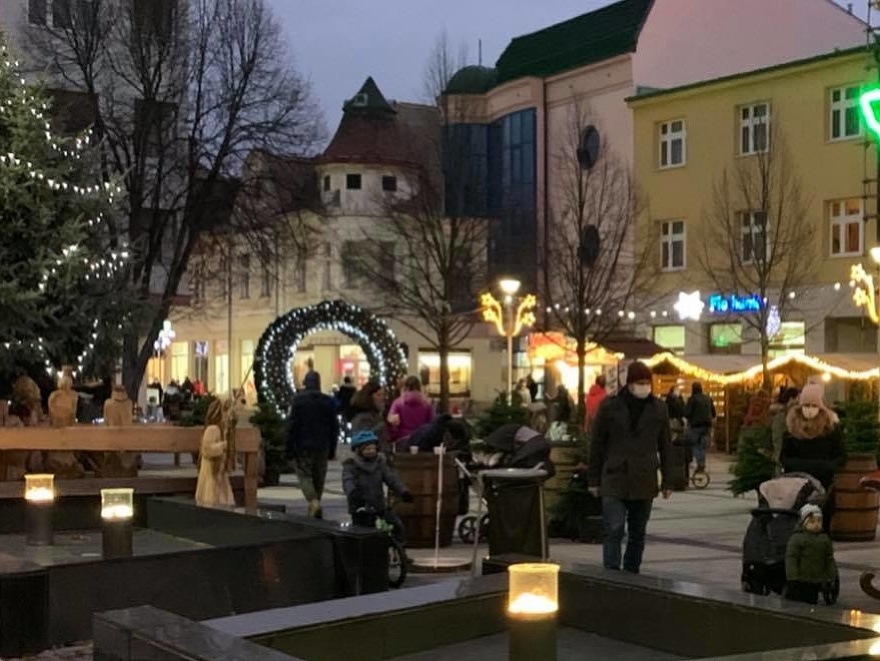 Na námestí v Piešťanoch niekto ukradol vianočný stromček. (Ilustračná foto)