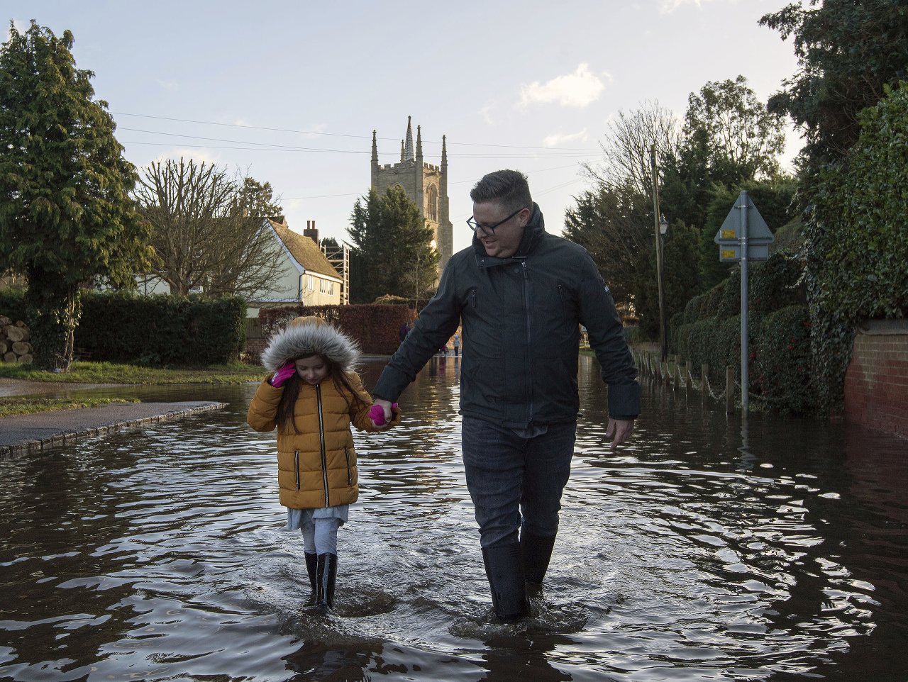 Záplavy po búrke v Británii