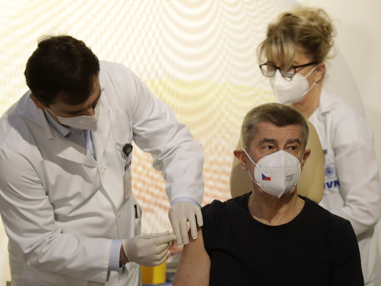 Medzi prvými dostal vakcínu premiér Andrej Babiš