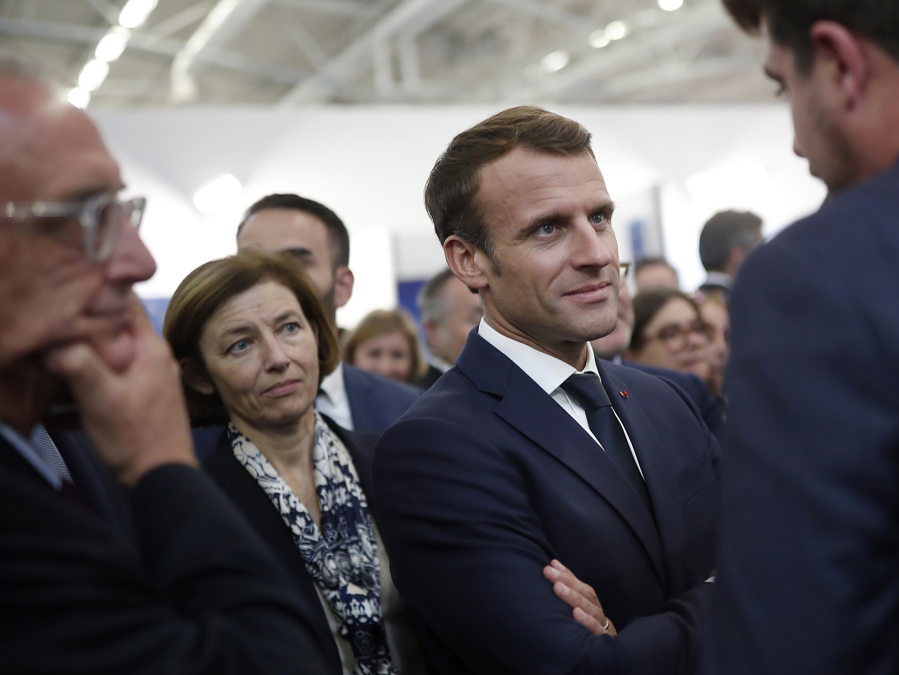 Francúzsky prezident Emmanuel Macron a ministerka obrany Florence Parlyová